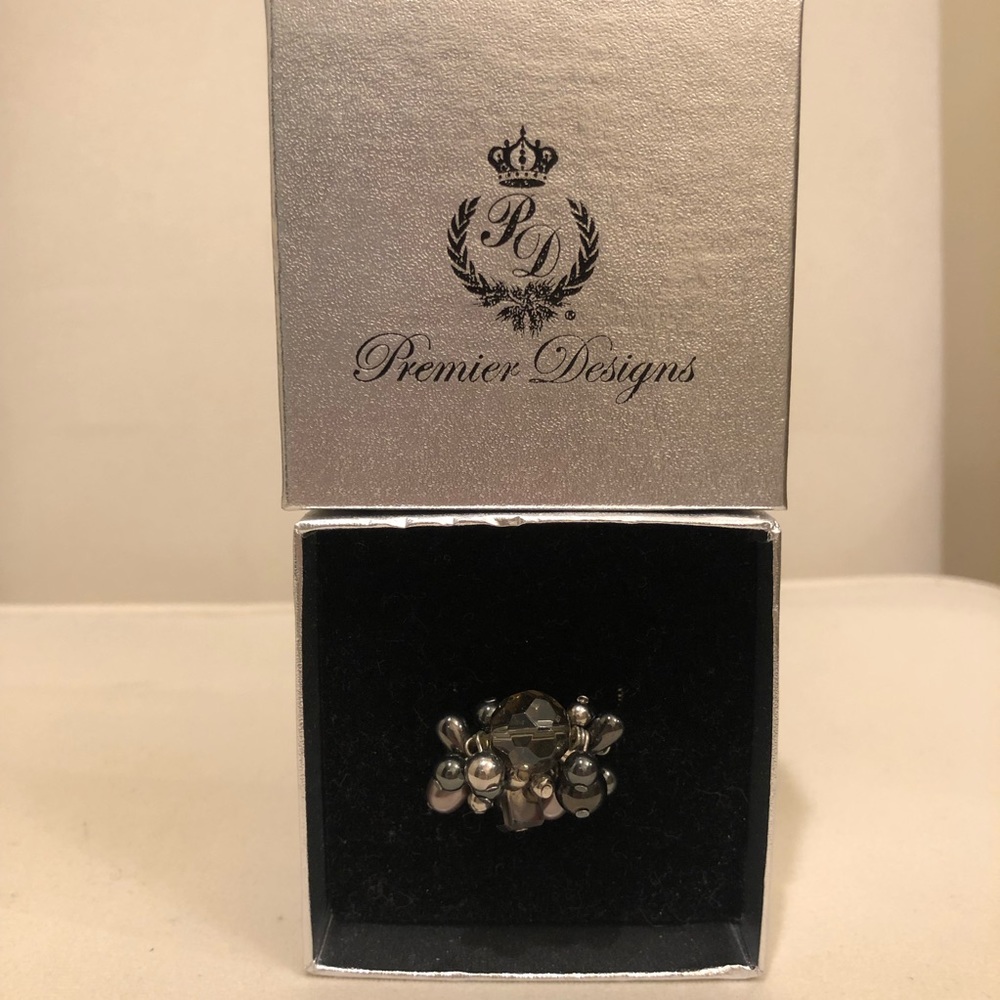 PREMIER DESIGNS GLAM BEADED RING
